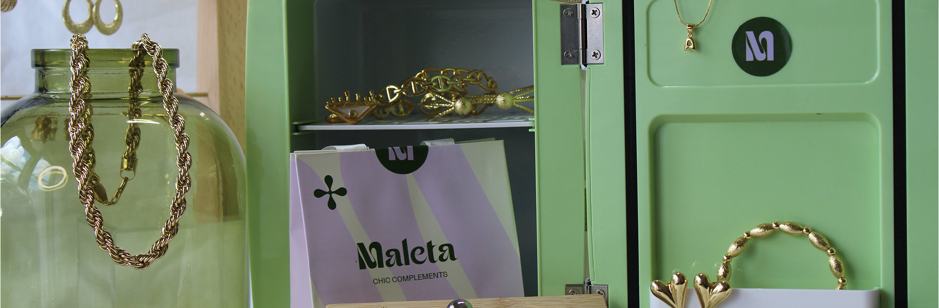 Trendy lightweight jewelry for women – Maleta Chic everyday collection